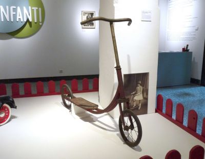 Trottinette  M. F. A. 