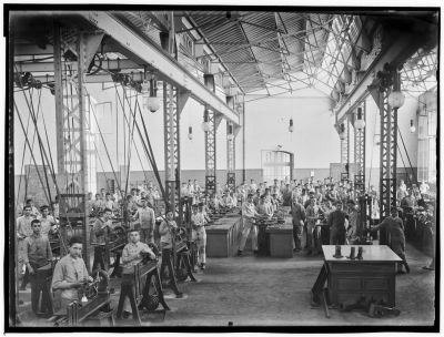 ANONYME, Ecole pratique dindustrie de garons de Saint-Victor, [1906], photographie ngative sur plaque de verre (AMM, 16 Fi 698)