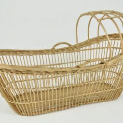 Berceau en osier (Marseille, Mucem, inv. n 1947. 45. 38)