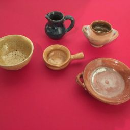 Taraettes, terre cuite vernisse (coll. part.)