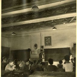 Marcel de Renzis (1910 - 1998), Ecole de garons des Prsentines : en classe, [annes 1950], tirage original (AMM, 60 Fi 146)