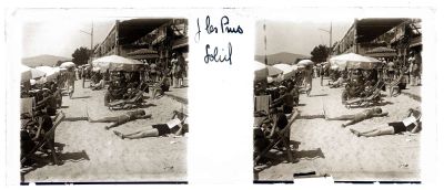 Andr CHEVROT (1901-1991), la plage  Juan-les-Pins, [Pques 1930], photographie stroscopique positive sur plaque de verre 45 x 107 mm (AMM, 91 Fi 935)