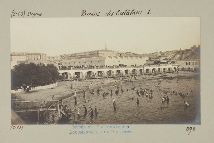 Adolphe DEGAYE (1804-1883), les bains des Catalans, [avant 1883], tirage 11 x 19 cm sur papier contrecoll (AMM, 160 Fi 1)