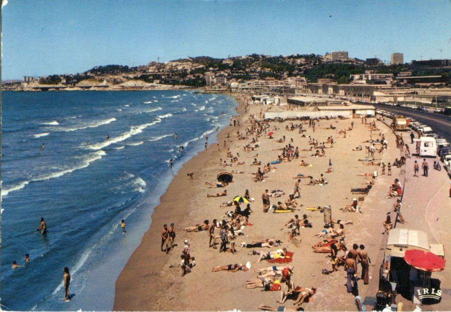 ANONYME, la plage du Prado, [annes 1980 ?], carte postale couleur (AMM, 15 Fi 107)