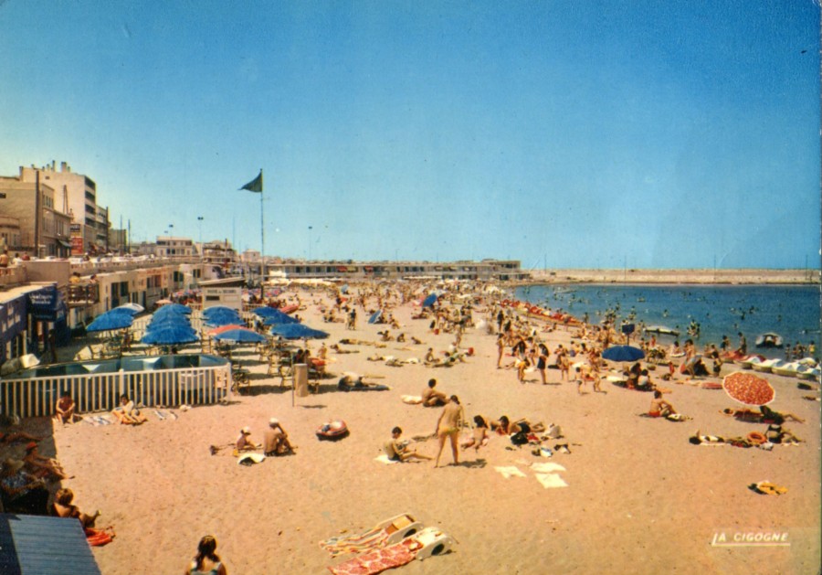 ANONYME, la plage de la Pointe-Rouge, annes 1970-1980, carte postale (AMM, 15 Fi 536)